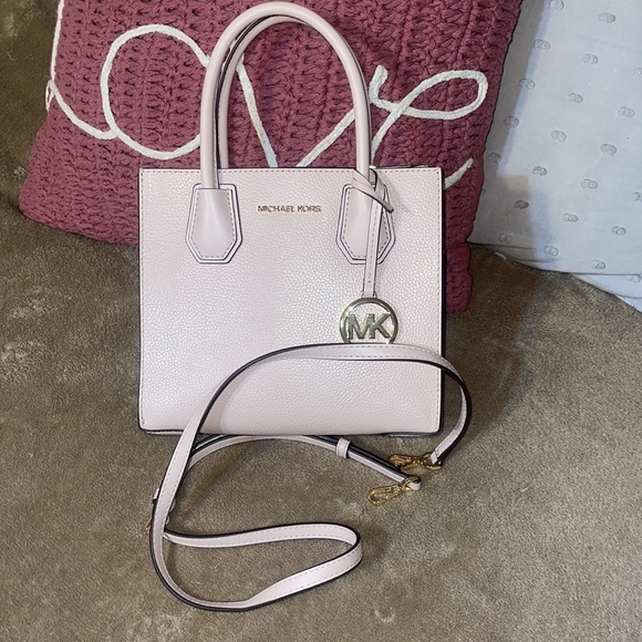 Michael Kors Satchel Purse with Wristlet Wallet - Picture 2 of 7